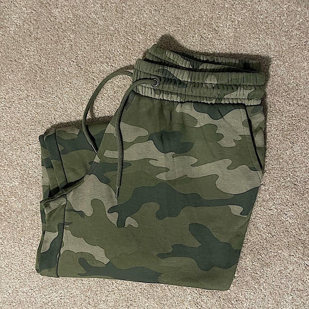 Old Navy Camo Sweat Joggers Size Small